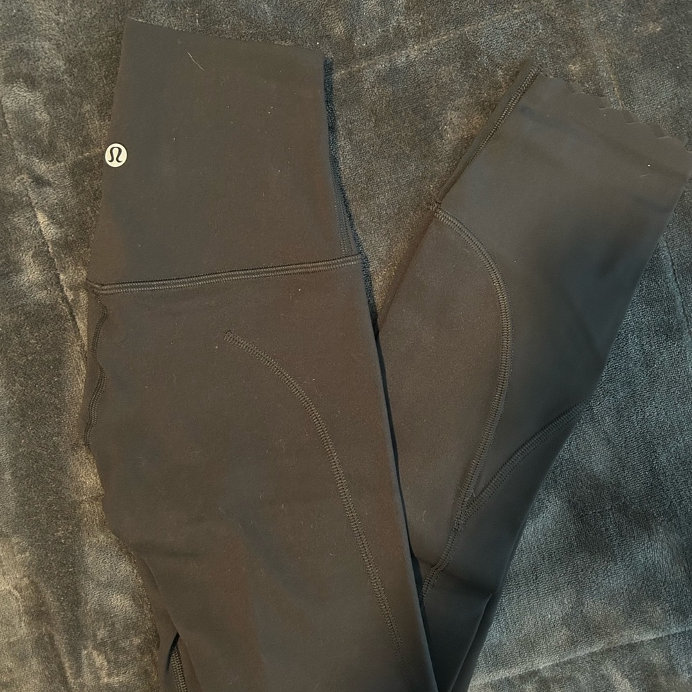Lululemon black leggings 25 inch size 0